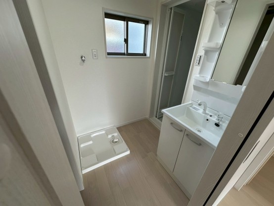 LINE_ALBUM_【管理】ロカ西野（仮）201 8888_251115_3