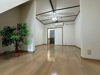 【賃貸】周辺生活施設充実　コンパクトな2LDK貸家