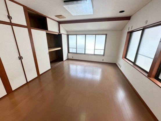 LINE_ALBUM_【専任】日ノ岡石塚町55-12_260426_17