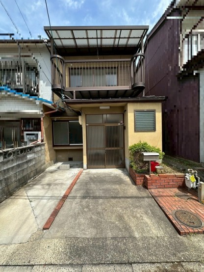 LINE_ALBUM_【専任】日ノ岡石塚町55-12_260426_1