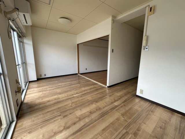 LINE_ALBUM_【賃貸売買一般】山科ハイツ763_260917_4